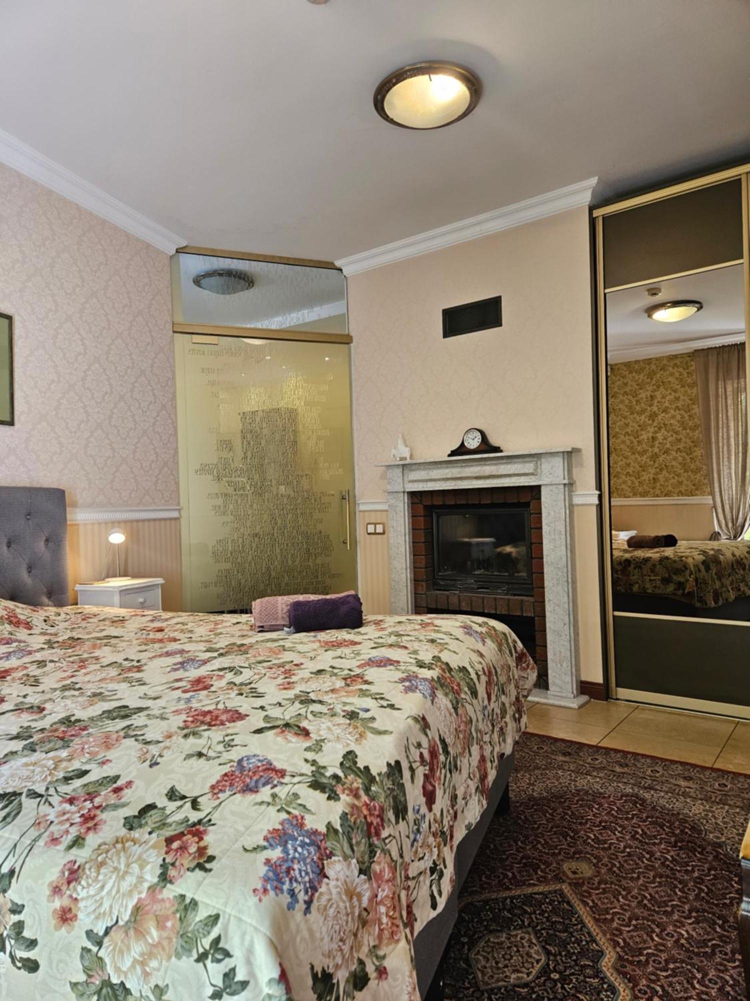 Barrister'S Apartments With Fireplace シャウレイ エクステリア 写真